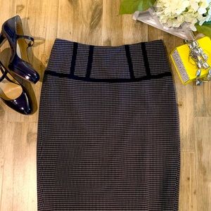 The limited black and white skirt 4